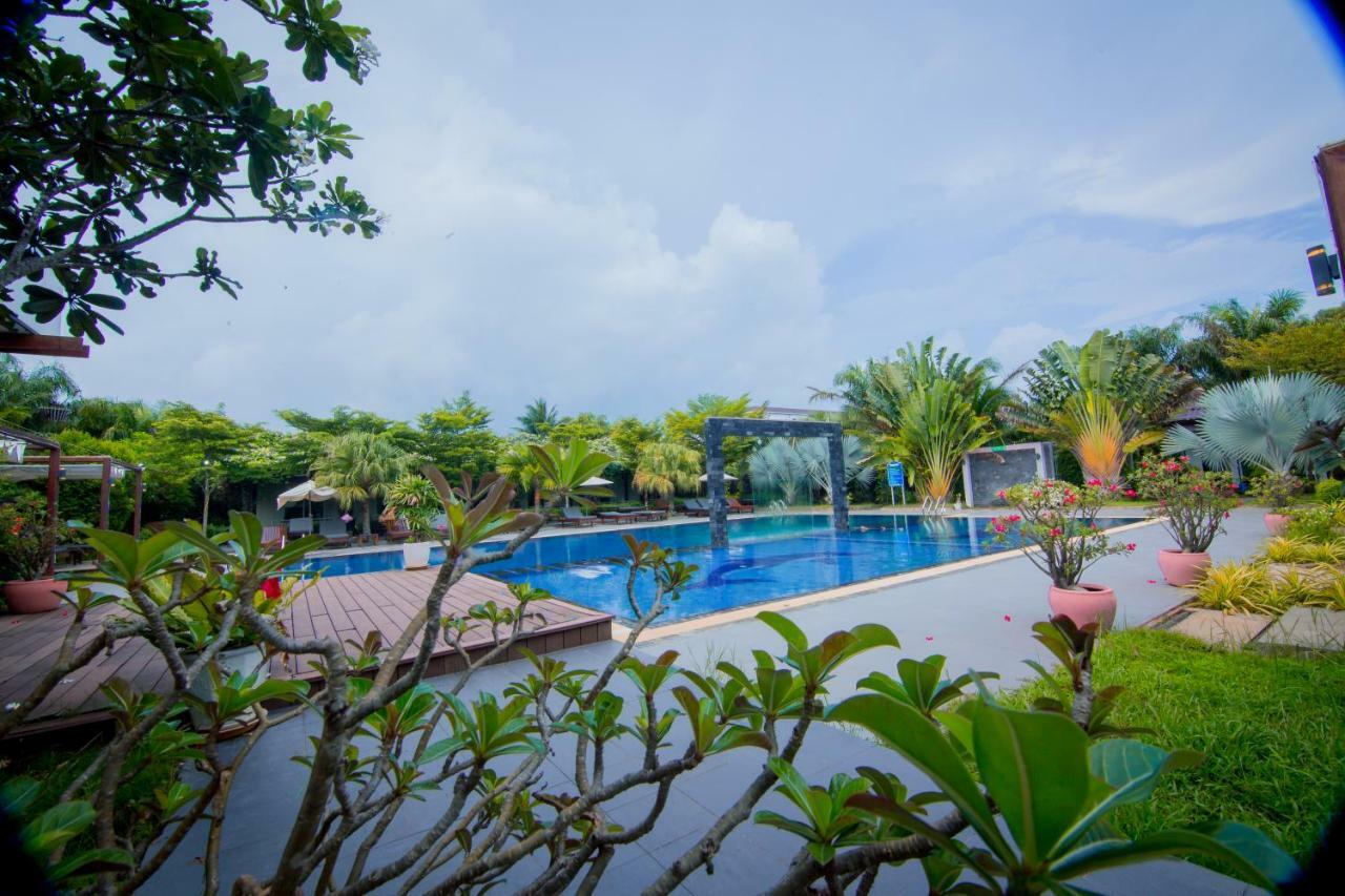 Twin Palms Resort Sihanoukville Exterior foto
